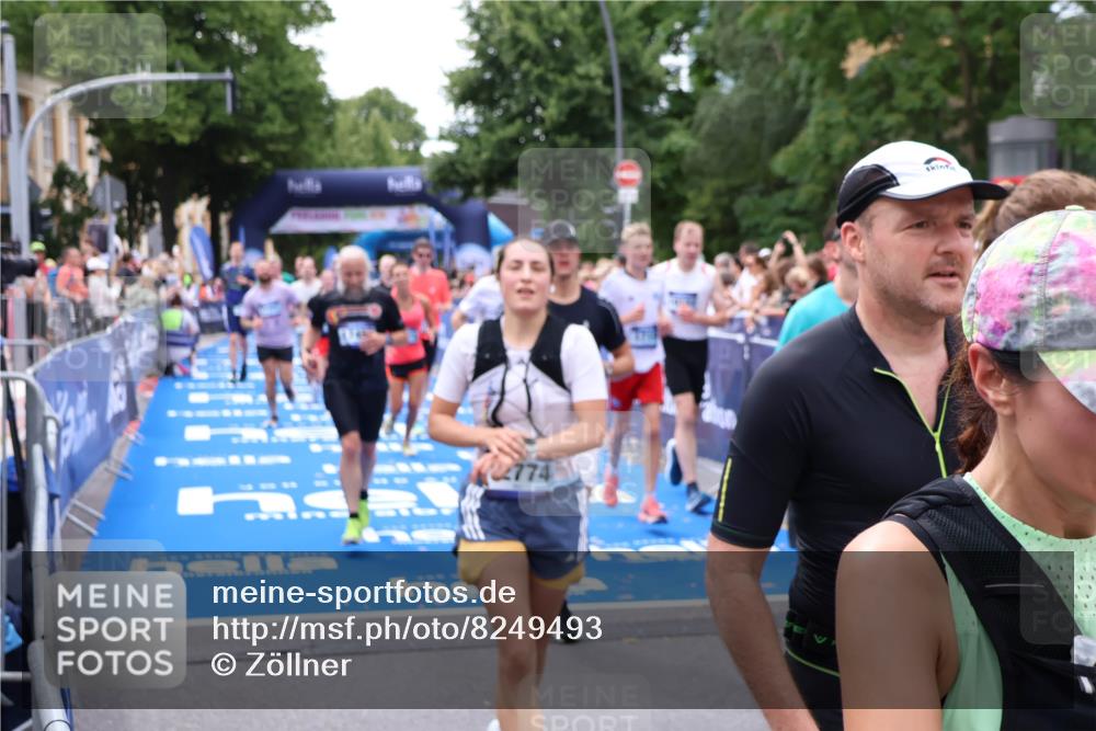 29.06.2025 - hella hamburg halbmarathon Zöllner http://msf.ph/oto/8249493 29.06.2025 10:57:49 Ziel 1715, 1719, 1972, 2034, 5391, 7269, 7833, 10133, 10599, 10703, 12440, 12523, 12774, 13523, 14737, 16418, 16517, 17201, 17455, 18508, 18727, 18985 meine-sportfotos.de