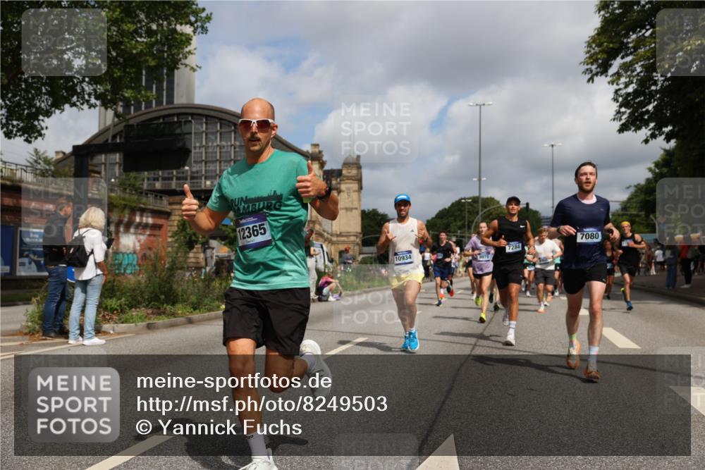 29.06.2025 - hella hamburg halbmarathon Yannick Fuchs http://msf.ph/oto/8249503 29.06.2025 10:35:24 20KM 1677, 1912, 2568, 2797, 2949, 3332, 3618, 4303, 4634, 4889, 5007, 5014, 5026, 5410, 6429, 6683, 7080, 7284, 7378, 8074, 8122, 8629, 8966, 9358, 9979, 10934, 10978, 11062, 11765, 11767, 11959, 12365, 12895, 13158, 13268, 14092, 14820, 15164, 15247, 15493, 15689, 16201, 16249, 16347, 16599, 17214, 17620, 17724, 17834, 17971, 18049, 18173, 18192, 18399, 18573 meine-sportfotos.de