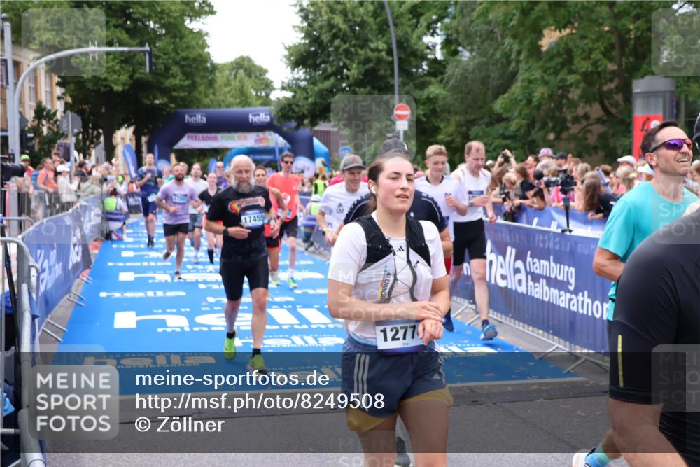29.06.2025 - hella hamburg halbmarathon Zöllner http://msf.ph/oto/8249508 29.06.2025 10:57:50 Ziel 1715, 1719, 1972, 2034, 2806, 5391, 7269, 7833, 10133, 10599, 10703, 12440, 12523, 14737, 16418, 16517, 17201, 17455, 18492, 18508, 18727, 18985 meine-sportfotos.de