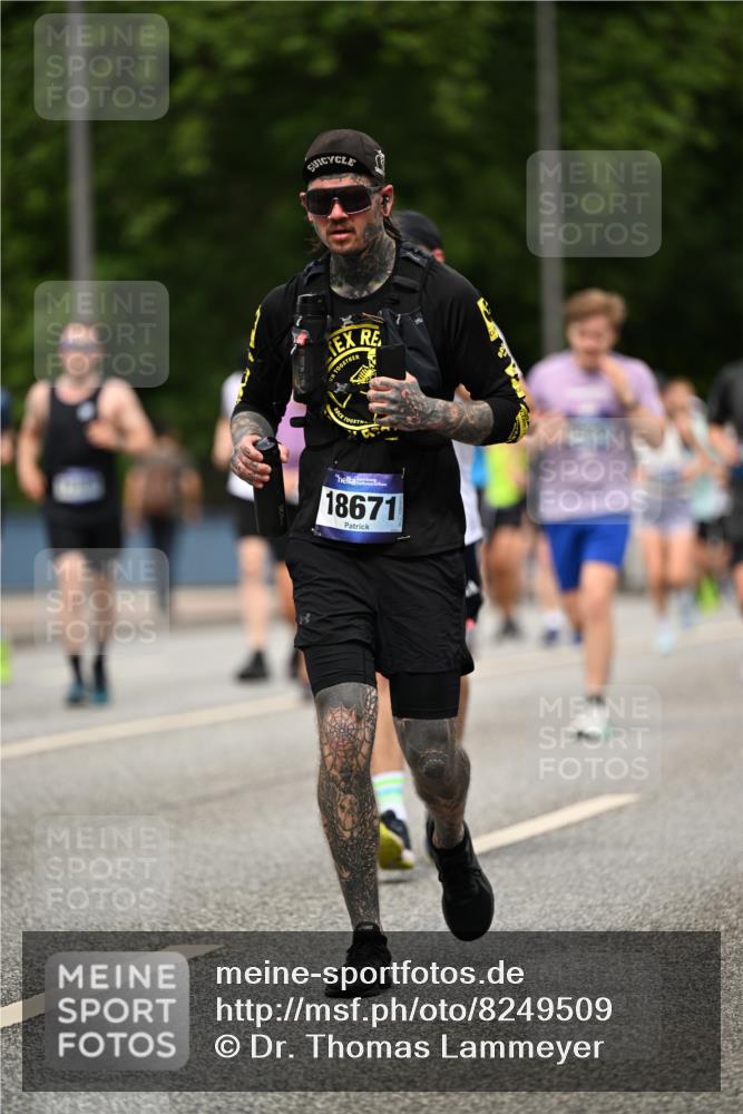 29.06.2025 - hella hamburg halbmarathon Dr. Thomas Lammeyer http://msf.ph/oto/8249509 29.06.2025 10:34:52 Kennedybrücke 1059, 1472, 1773, 2097, 2302, 2505, 2569, 3131, 4561, 6556, 6620, 6725, 7071, 7351, 7517, 8792, 9095, 9576, 9830, 9937, 10989, 10996 meine-sportfotos.de