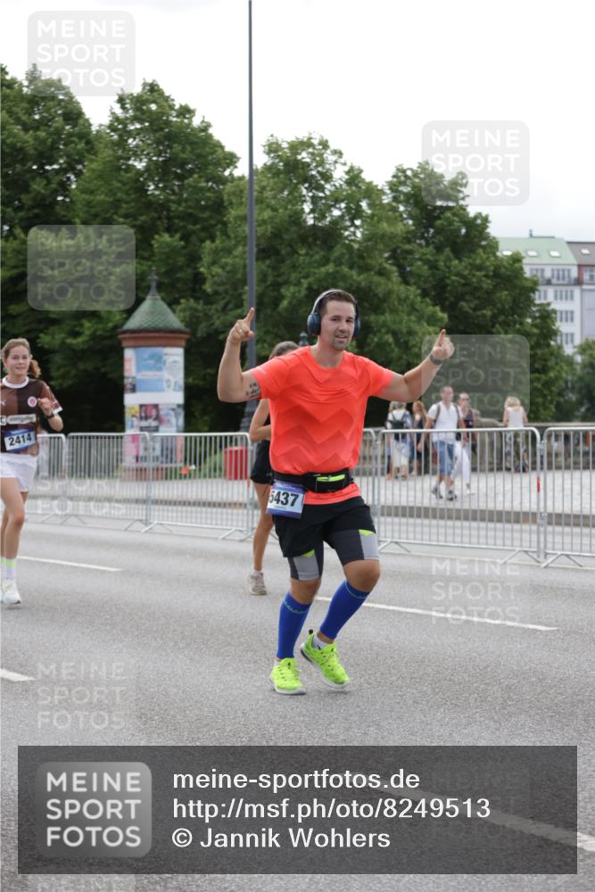 29.06.2025 - hella hamburg halbmarathon Jannik Wohlers http://msf.ph/oto/8249513 29.06.2025 10:30:49 Lombardsbrücke 1292, 1773, 1979, 2097, 2414, 2914, 4561, 4817, 5437, 5943, 6057, 6195, 6787, 7351, 7604, 8050, 8072, 8073, 8757, 10111, 11988, 12627, 14349, 15589, 15725, 16457, 17224, 17463, 17509, 17587, 18390, 19226 meine-sportfotos.de