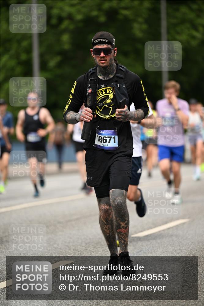 29.06.2025 - hella hamburg halbmarathon Dr. Thomas Lammeyer http://msf.ph/oto/8249553 29.06.2025 10:34:52 Kennedybrücke 1059, 1472, 1773, 2097, 2302, 2505, 2569, 3131, 4561, 6556, 6620, 6725, 7071, 7351, 7517, 8792, 9095, 9576, 9830, 9937, 10989, 10996 meine-sportfotos.de