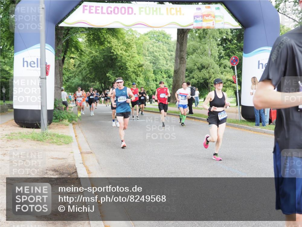 29.06.2025 - hella hamburg halbmarathon MichiJ http://msf.ph/oto/8249568 29.06.2025 10:28:45 Zwischen KM18-KM19 1358, 2714, 4888, 4889, 5752, 6649, 7495, 8346, 8370, 8574, 11284, 15015, 17245, 18013, 18614 meine-sportfotos.de