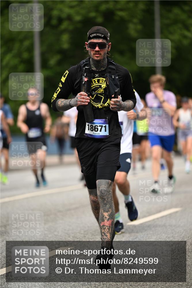 29.06.2025 - hella hamburg halbmarathon Dr. Thomas Lammeyer http://msf.ph/oto/8249599 29.06.2025 10:34:52 Kennedybrücke 1059, 1472, 1773, 2097, 2302, 2505, 2569, 3131, 4561, 6556, 6620, 6725, 7071, 7351, 7517, 8792, 9095, 9576, 9830, 9937, 10989, 10996 meine-sportfotos.de