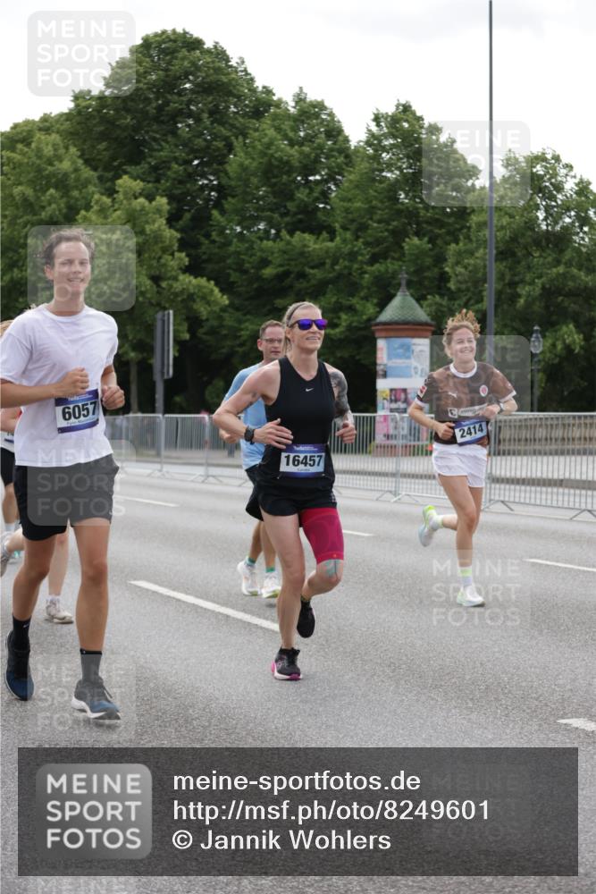 29.06.2025 - hella hamburg halbmarathon Jannik Wohlers http://msf.ph/oto/8249601 29.06.2025 10:30:50 Lombardsbrücke 1292, 1773, 1979, 2414, 2914, 4561, 4817, 5437, 5943, 6057, 6078, 6195, 6787, 7604, 8050, 8072, 8073, 10111, 11988, 12627, 14349, 15589, 15725, 16457, 17224, 17463, 17509, 17587, 18390, 19226 meine-sportfotos.de