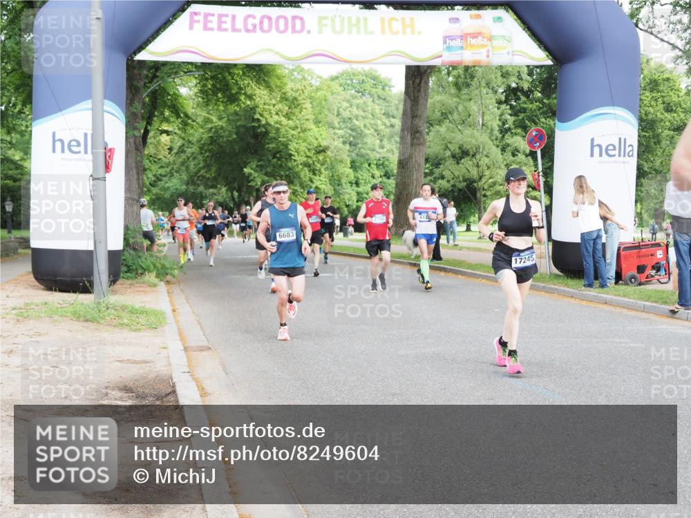29.06.2025 - hella hamburg halbmarathon MichiJ http://msf.ph/oto/8249604 29.06.2025 10:28:45 Zwischen KM18-KM19 1358, 2714, 4888, 4889, 5752, 6649, 7495, 8346, 8370, 8574, 11284, 15015, 17245, 18013, 18614 meine-sportfotos.de