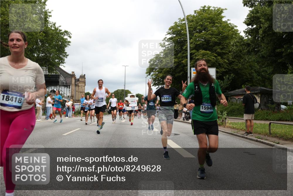 29.06.2025 - hella hamburg halbmarathon Yannick Fuchs http://msf.ph/oto/8249628 29.06.2025 10:47:52 20KM 1030, 1267, 1422, 1442, 1502, 1549, 1870, 2058, 2070, 2354, 2518, 2630, 3096, 3103, 3819, 4299, 5020, 5259, 5638, 6294, 6374, 6481, 6511, 6512, 6942, 7274, 7395, 7478, 7918, 8285, 8335, 8394, 8447, 9032, 9380, 9791, 9922, 11068, 11430, 11844, 12321, 12379, 12607, 12632, 13032, 13033, 13397, 13794, 13803, 13865, 13912, 14239, 14702, 15146, 15441, 15502, 15838, 15856, 15946, 16477, 16780, 17348, 17482, 18143, 18308, 18418, 18450, 18514, 18612, 19067 meine-sportfotos.de