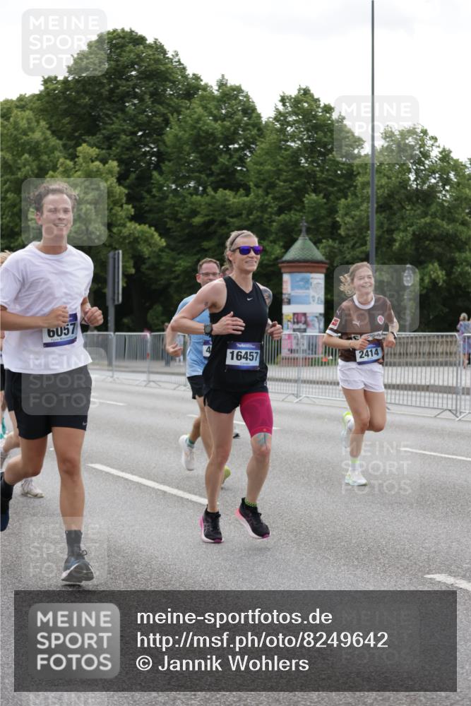 29.06.2025 - hella hamburg halbmarathon Jannik Wohlers http://msf.ph/oto/8249642 29.06.2025 10:30:50 Lombardsbrücke 1292, 1773, 1979, 2414, 2914, 4561, 4817, 5437, 5943, 6057, 6078, 6195, 6787, 7604, 8050, 8072, 8073, 10111, 11988, 12627, 14349, 15589, 15725, 16457, 17224, 17463, 17509, 17587, 18390, 19226 meine-sportfotos.de