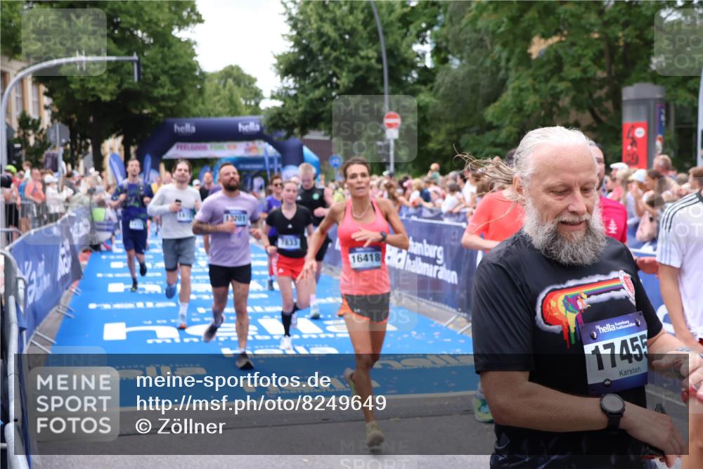 29.06.2025 - hella hamburg halbmarathon Zöllner http://msf.ph/oto/8249649 29.06.2025 10:57:52 Ziel 1972, 2034, 2806, 2883, 5391, 7269, 7833, 9820, 10599, 10703, 12440, 12523, 13376, 14737, 16418, 16517, 17201, 17543, 18492, 18508, 18727 meine-sportfotos.de