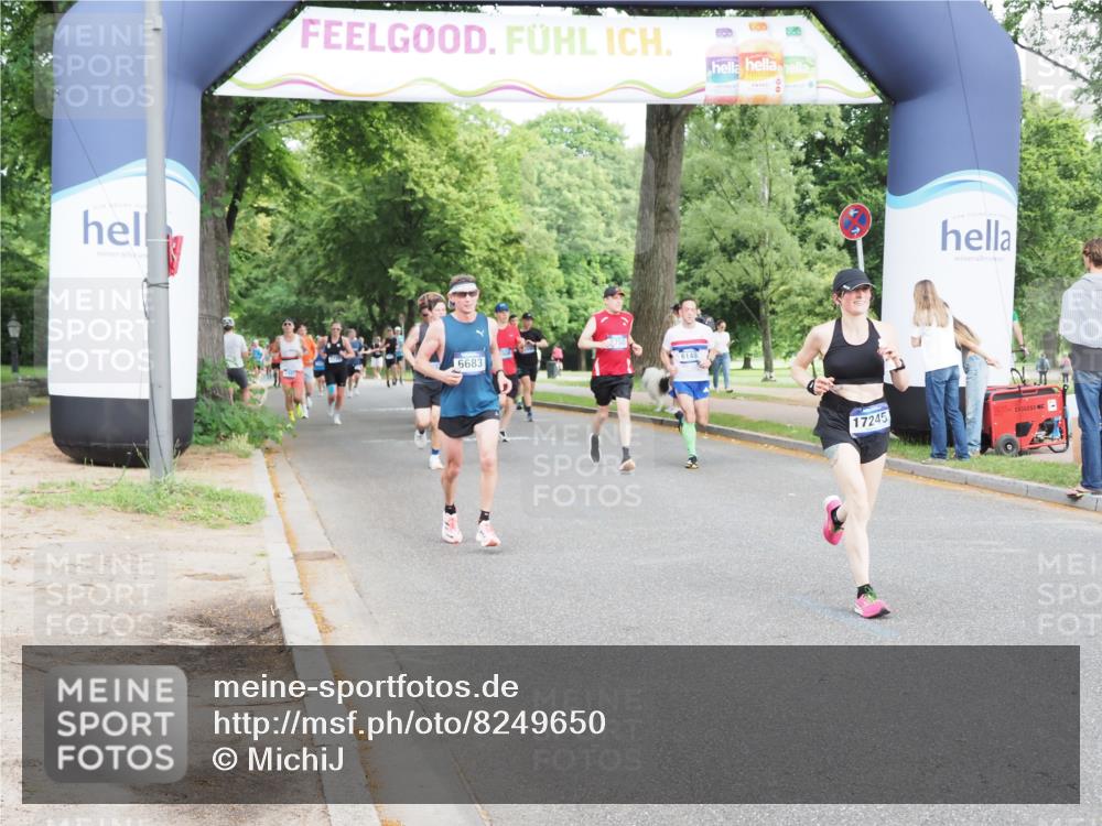 29.06.2025 - hella hamburg halbmarathon MichiJ http://msf.ph/oto/8249650 29.06.2025 10:28:45 Zwischen KM18-KM19 1358, 2714, 4888, 4889, 5752, 6649, 7495, 8346, 8370, 8574, 11284, 15015, 17245, 18013, 18614 meine-sportfotos.de