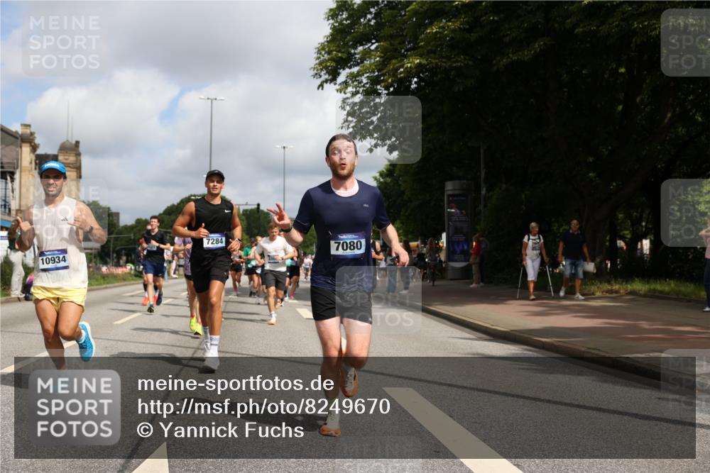 29.06.2025 - hella hamburg halbmarathon Yannick Fuchs http://msf.ph/oto/8249670 29.06.2025 10:35:24 20KM 1677, 1912, 2568, 2797, 2949, 3332, 3618, 4303, 4634, 4889, 5007, 5014, 5026, 5410, 6429, 6683, 7080, 7284, 7378, 8074, 8122, 8629, 8966, 9358, 9979, 10934, 10978, 11062, 11765, 11767, 11959, 12365, 12895, 13158, 13268, 14092, 14820, 15164, 15247, 15493, 15689, 16201, 16249, 16347, 16599, 17214, 17620, 17724, 17834, 17971, 18049, 18173, 18192, 18399, 18573 meine-sportfotos.de