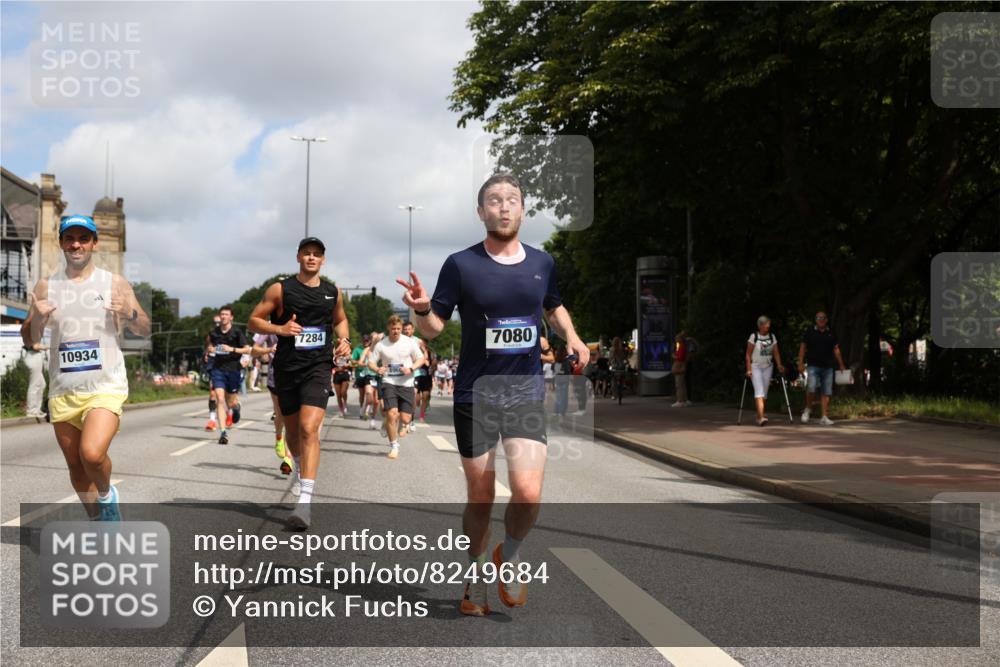 29.06.2025 - hella hamburg halbmarathon Yannick Fuchs http://msf.ph/oto/8249684 29.06.2025 10:35:24 20KM 1677, 1912, 2568, 2797, 2949, 3332, 3618, 4303, 4634, 4889, 5007, 5014, 5026, 5410, 6429, 6683, 7080, 7284, 7378, 8074, 8122, 8629, 8966, 9358, 9979, 10934, 10978, 11062, 11765, 11767, 11959, 12365, 12895, 13158, 13268, 14092, 14820, 15164, 15247, 15493, 15689, 16201, 16249, 16347, 16599, 17214, 17620, 17724, 17834, 17971, 18049, 18173, 18192, 18399, 18573 meine-sportfotos.de