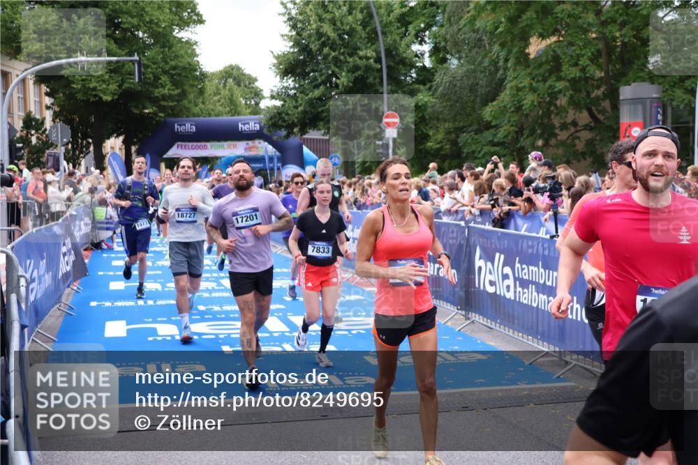 29.06.2025 - hella hamburg halbmarathon Zöllner http://msf.ph/oto/8249695 29.06.2025 10:57:52 Ziel 1972, 2034, 2806, 2883, 5391, 7269, 7833, 9820, 10599, 10703, 12440, 12523, 13376, 14737, 16418, 16517, 17201, 17543, 18492, 18508, 18727 meine-sportfotos.de