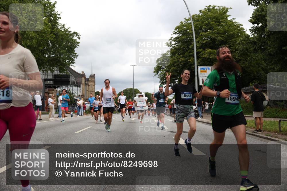 29.06.2025 - hella hamburg halbmarathon Yannick Fuchs http://msf.ph/oto/8249698 29.06.2025 10:47:52 20KM 1030, 1267, 1422, 1442, 1502, 1549, 1870, 2058, 2070, 2354, 2518, 2630, 3096, 3103, 3819, 4299, 5020, 5259, 5638, 6294, 6374, 6481, 6511, 6512, 6942, 7274, 7395, 7478, 7918, 8285, 8335, 8394, 8447, 9032, 9380, 9791, 9922, 11068, 11430, 11844, 12321, 12379, 12607, 12632, 13032, 13033, 13397, 13794, 13803, 13865, 13912, 14239, 14702, 15146, 15441, 15502, 15838, 15856, 15946, 16477, 16780, 17348, 17482, 18143, 18308, 18418, 18450, 18514, 18612, 19067 meine-sportfotos.de