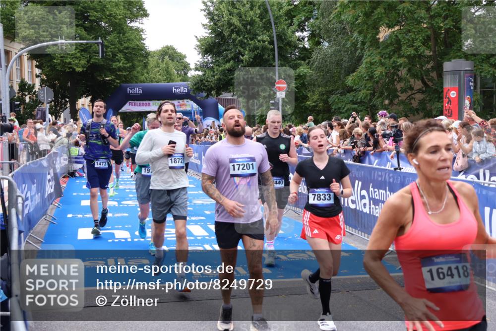 29.06.2025 - hella hamburg halbmarathon Zöllner http://msf.ph/oto/8249729 29.06.2025 10:57:53 Ziel 1972, 2034, 2806, 2883, 5391, 7138, 7269, 7833, 9820, 10599, 10703, 12440, 12523, 13376, 14737, 16517, 17201, 17543, 18492, 18727 meine-sportfotos.de
