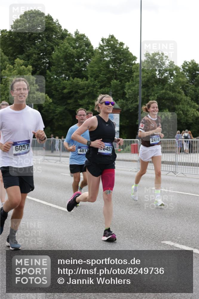 29.06.2025 - hella hamburg halbmarathon Jannik Wohlers http://msf.ph/oto/8249736 29.06.2025 10:30:51 Lombardsbrücke 1292, 1773, 1979, 2414, 2914, 4561, 4817, 5437, 5943, 6057, 6078, 6195, 6787, 7604, 8050, 8072, 8073, 10111, 11988, 12627, 14349, 15589, 15725, 16457, 17224, 17463, 17509, 17587, 18390, 18883, 19226 meine-sportfotos.de