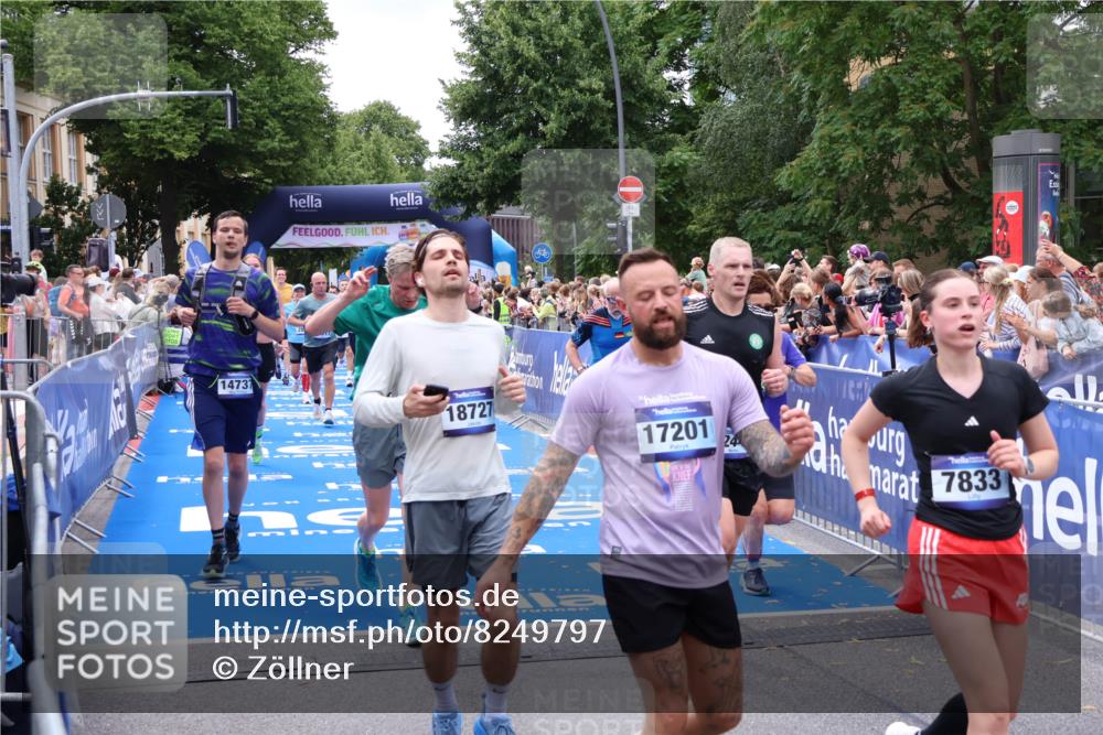 29.06.2025 - hella hamburg halbmarathon Zöllner http://msf.ph/oto/8249797 29.06.2025 10:57:54 Ziel 1972, 2034, 2806, 2883, 5391, 7138, 7269, 9820, 10599, 10703, 11394, 12440, 12523, 13376, 14737, 15349, 16517, 17543, 18492, 18727 meine-sportfotos.de