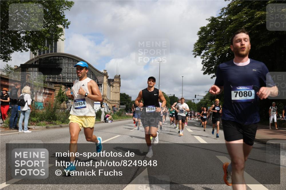 29.06.2025 - hella hamburg halbmarathon Yannick Fuchs http://msf.ph/oto/8249848 29.06.2025 10:35:25 20KM 1136, 1677, 1912, 2568, 2797, 2949, 3332, 3618, 4303, 4634, 4889, 5007, 5014, 5026, 5410, 6429, 6683, 7080, 7284, 7378, 7774, 8074, 8122, 8629, 8966, 9358, 9979, 10783, 10934, 10978, 11062, 11765, 11767, 11959, 12365, 12385, 12895, 13158, 13268, 13457, 14092, 14661, 14820, 15164, 15247, 15493, 15689, 16201, 16249, 16347, 16599, 17214, 17620, 17724, 17834, 17971, 18049, 18173, 18192, 18399, 18412, 18573 meine-sportfotos.de