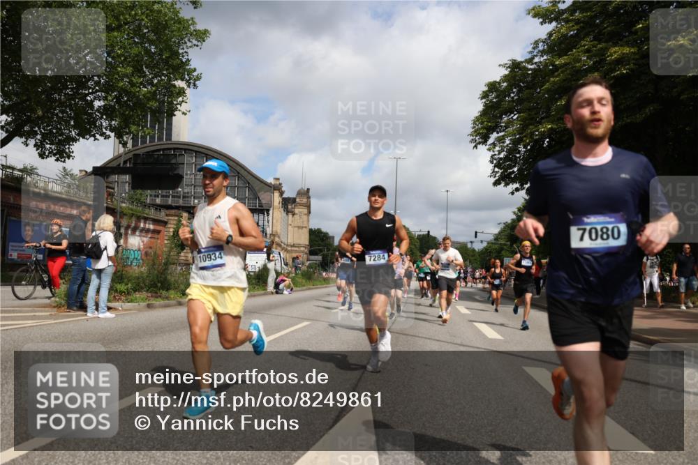 29.06.2025 - hella hamburg halbmarathon Yannick Fuchs http://msf.ph/oto/8249861 29.06.2025 10:35:25 20KM 1136, 1677, 1912, 2568, 2797, 2949, 3332, 3618, 4303, 4634, 4889, 5007, 5014, 5026, 5410, 6429, 6683, 7080, 7284, 7378, 7774, 8074, 8122, 8629, 8966, 9358, 9979, 10783, 10934, 10978, 11062, 11765, 11767, 11959, 12365, 12385, 12895, 13158, 13268, 13457, 14092, 14661, 14820, 15164, 15247, 15493, 15689, 16201, 16249, 16347, 16599, 17214, 17620, 17724, 17834, 17971, 18049, 18173, 18192, 18399, 18412, 18573 meine-sportfotos.de