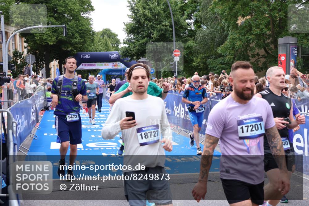 29.06.2025 - hella hamburg halbmarathon Zöllner http://msf.ph/oto/8249873 29.06.2025 10:57:54 Ziel 1972, 2034, 2806, 2883, 5391, 7138, 7269, 9820, 10599, 10703, 11394, 12440, 12523, 13376, 14737, 15349, 16517, 17543, 18492, 18727 meine-sportfotos.de