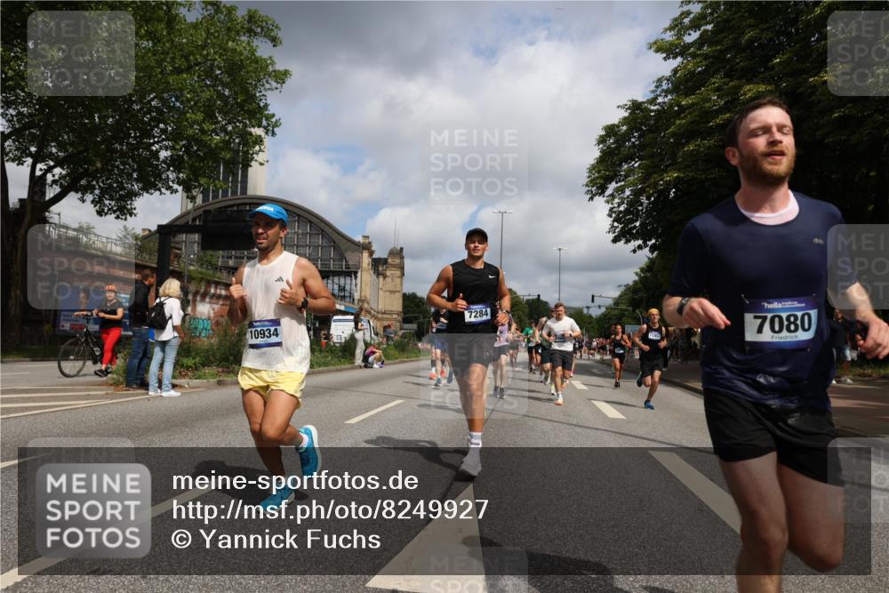 29.06.2025 - hella hamburg halbmarathon Yannick Fuchs http://msf.ph/oto/8249927 29.06.2025 10:35:25 20KM 1136, 1677, 1912, 2568, 2797, 2949, 3332, 3618, 4303, 4634, 4889, 5007, 5014, 5026, 5410, 6429, 6683, 7080, 7284, 7378, 7774, 8074, 8122, 8629, 8966, 9358, 9979, 10783, 10934, 10978, 11062, 11765, 11767, 11959, 12365, 12385, 12895, 13158, 13268, 13457, 14092, 14661, 14820, 15164, 15247, 15493, 15689, 16201, 16249, 16347, 16599, 17214, 17620, 17724, 17834, 17971, 18049, 18173, 18192, 18399, 18412, 18573 meine-sportfotos.de