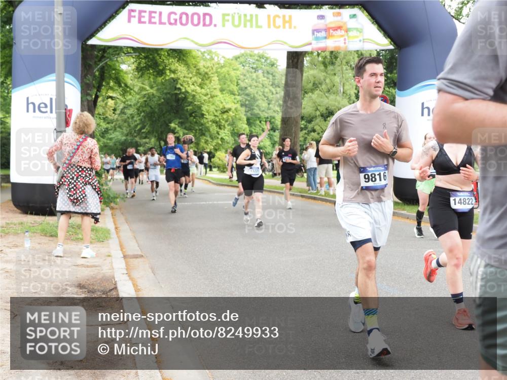 29.06.2025 - hella hamburg halbmarathon MichiJ http://msf.ph/oto/8249933 29.06.2025 10:51:43 Zwischen KM18-KM19 1842, 6100, 6174, 8890, 9816, 14822, 15797, 16455, 16605, 17387, 18768 meine-sportfotos.de