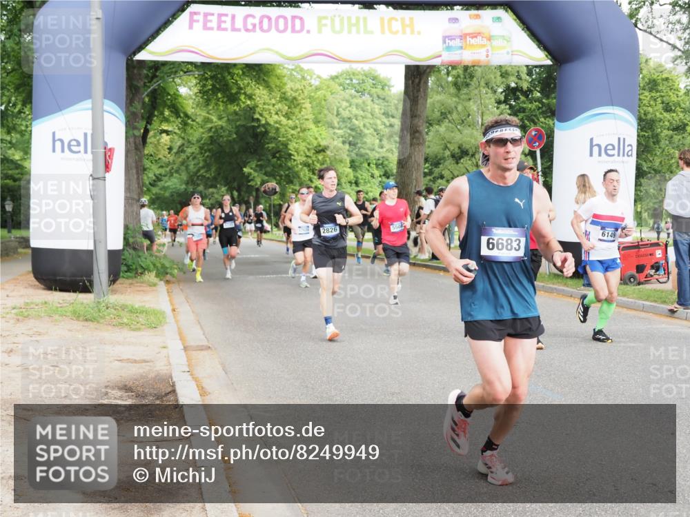 29.06.2025 - hella hamburg halbmarathon MichiJ http://msf.ph/oto/8249949 29.06.2025 10:28:47 Zwischen KM18-KM19 1358, 2714, 2750, 4888, 4889, 5752, 6149, 6683, 7495, 8346, 8574, 11284, 15015, 17245, 18614 meine-sportfotos.de