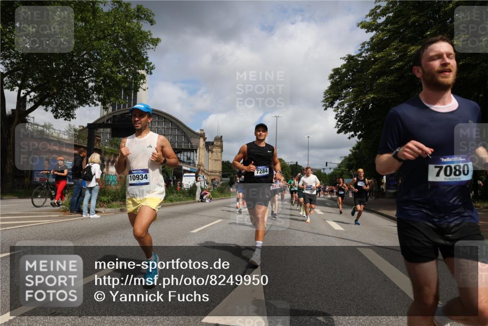 29.06.2025 - hella hamburg halbmarathon Yannick Fuchs http://msf.ph/oto/8249950 29.06.2025 10:35:25 20KM 1136, 1677, 1912, 2568, 2797, 2949, 3332, 3618, 4303, 4634, 4889, 5007, 5014, 5026, 5410, 6429, 6683, 7080, 7284, 7378, 7774, 8074, 8122, 8629, 8966, 9358, 9979, 10783, 10934, 10978, 11062, 11765, 11767, 11959, 12365, 12385, 12895, 13158, 13268, 13457, 14092, 14661, 14820, 15164, 15247, 15493, 15689, 16201, 16249, 16347, 16599, 17214, 17620, 17724, 17834, 17971, 18049, 18173, 18192, 18399, 18412, 18573 meine-sportfotos.de