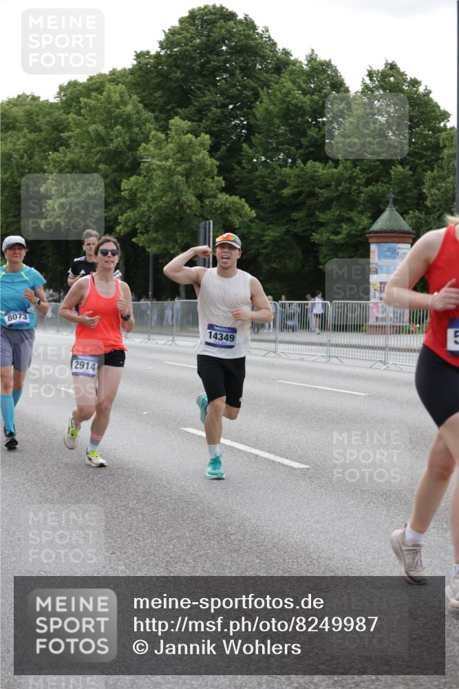 29.06.2025 - hella hamburg halbmarathon Jannik Wohlers http://msf.ph/oto/8249987 29.06.2025 10:30:52 Lombardsbrücke 1292, 1773, 1979, 2414, 2914, 4561, 4817, 5437, 5846, 5943, 6057, 6078, 6195, 6787, 7604, 8050, 8072, 8073, 10111, 11988, 12627, 14349, 15589, 15725, 16457, 16978, 17224, 17463, 17509, 17587, 18390, 18883, 19226 meine-sportfotos.de