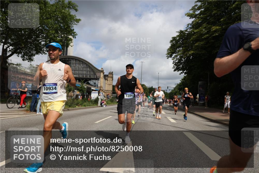 29.06.2025 - hella hamburg halbmarathon Yannick Fuchs http://msf.ph/oto/8250008 29.06.2025 10:35:25 20KM 1136, 1677, 1912, 2568, 2797, 2949, 3332, 3618, 4303, 4634, 4889, 5007, 5014, 5026, 5410, 6429, 6683, 7080, 7284, 7378, 7774, 8074, 8122, 8629, 8966, 9358, 9979, 10783, 10934, 10978, 11062, 11765, 11767, 11959, 12365, 12385, 12895, 13158, 13268, 13457, 14092, 14661, 14820, 15164, 15247, 15493, 15689, 16201, 16249, 16347, 16599, 17214, 17620, 17724, 17834, 17971, 18049, 18173, 18192, 18399, 18412, 18573 meine-sportfotos.de
