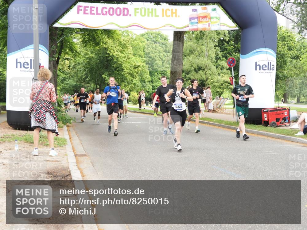 29.06.2025 - hella hamburg halbmarathon MichiJ http://msf.ph/oto/8250015 29.06.2025 10:51:44 Zwischen KM18-KM19 1842, 6174, 8890, 9816, 13533, 14822, 15797, 16067, 16455, 16605, 17387, 18768 meine-sportfotos.de