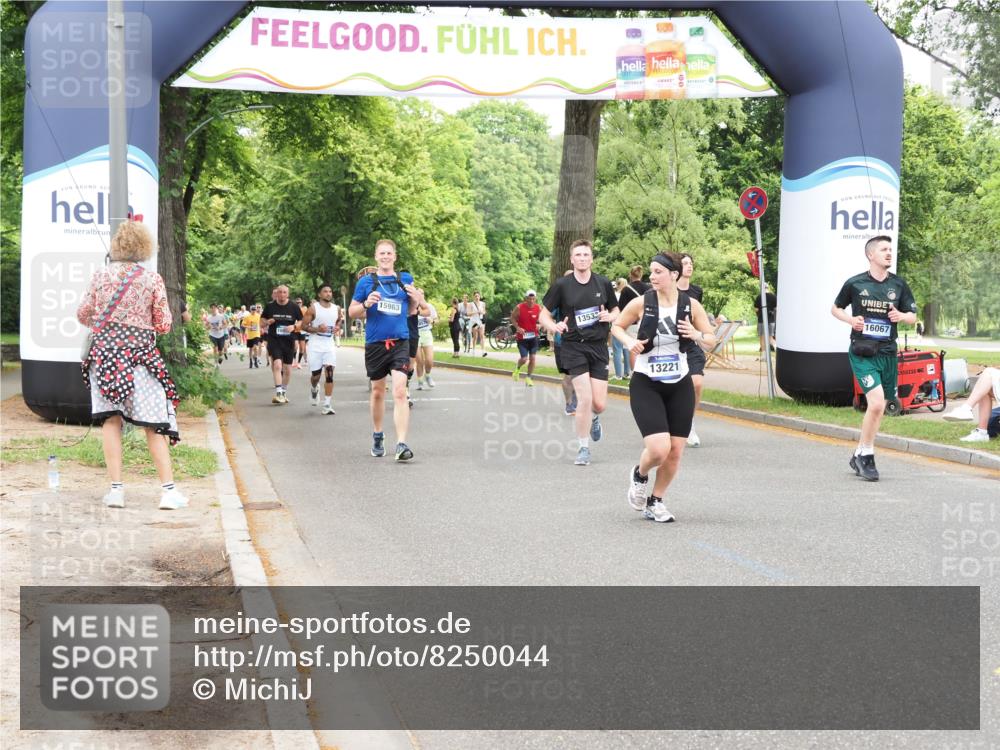 29.06.2025 - hella hamburg halbmarathon MichiJ http://msf.ph/oto/8250044 29.06.2025 10:51:45 Zwischen KM18-KM19 1842, 6174, 6714, 8890, 9816, 13221, 13533, 14822, 15797, 16067, 16455, 16605, 17387 meine-sportfotos.de