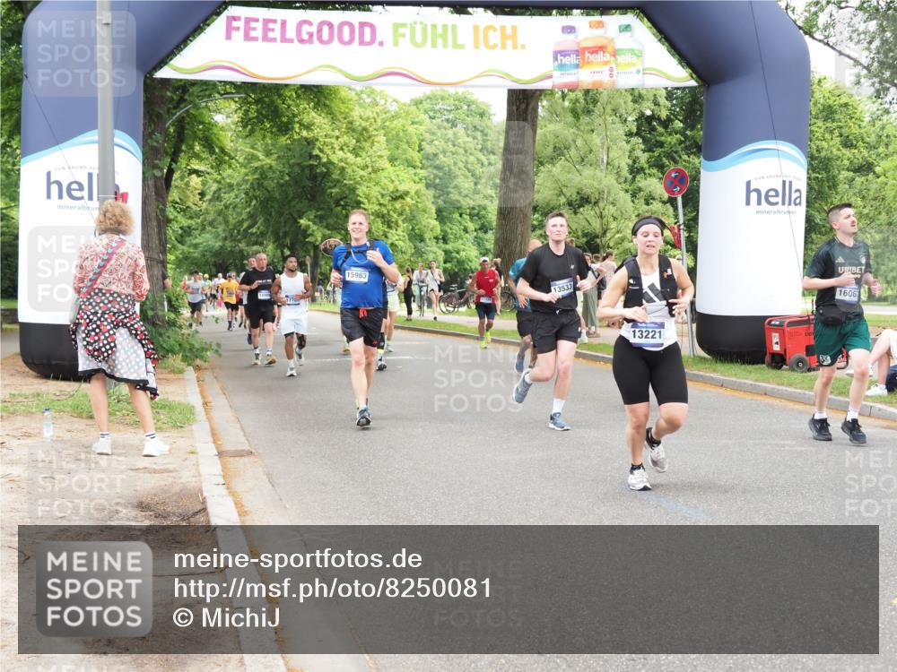 29.06.2025 - hella hamburg halbmarathon MichiJ http://msf.ph/oto/8250081 29.06.2025 10:51:45 Zwischen KM18-KM19 1842, 6174, 6714, 8890, 9816, 13221, 13533, 14822, 15797, 16067, 16455, 16605, 17387 meine-sportfotos.de