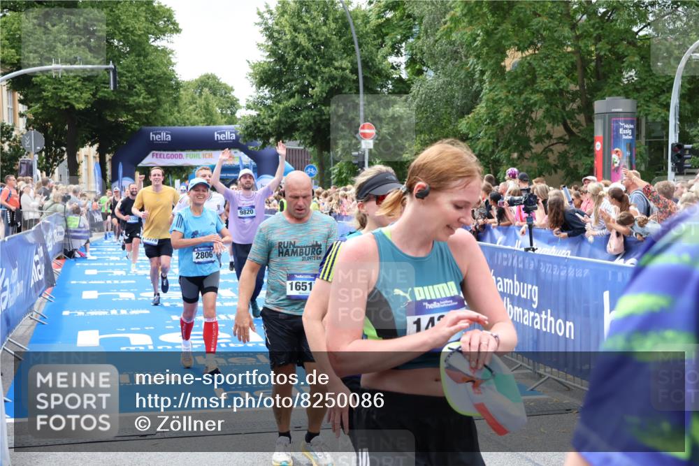 29.06.2025 - hella hamburg halbmarathon Zöllner http://msf.ph/oto/8250086 29.06.2025 10:57:58 Ziel 1200, 2025, 2806, 2883, 3093, 3575, 7138, 7159, 7189, 9820, 11394, 12378, 13376, 13465, 14881, 15349, 16517, 17543, 18492, 18762 meine-sportfotos.de
