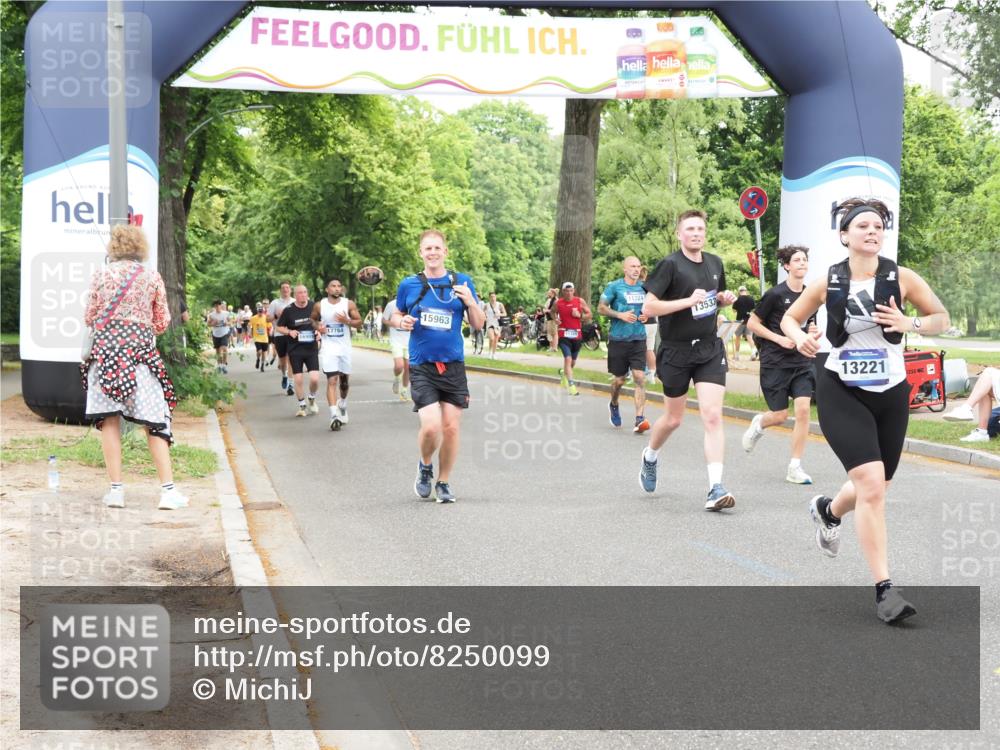 29.06.2025 - hella hamburg halbmarathon MichiJ http://msf.ph/oto/8250099 29.06.2025 10:51:46 Zwischen KM18-KM19 1842, 6174, 6714, 9816, 11324, 13221, 13533, 14822, 15797, 15963, 16067, 16605 meine-sportfotos.de