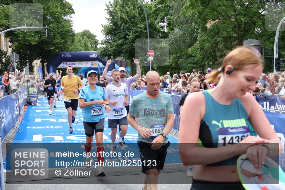 29.06.2025 - hella hamburg halbmarathon Zöllner http://msf.ph/oto/8250123 29.06.2025 10:57:59 Ziel 1200, 2025, 2806, 2883, 3093, 3575, 4579, 6531, 7138, 7159, 7189, 8089, 9820, 11394, 12378, 13376, 13465, 14881, 15349, 15527, 17543, 18492, 18762 meine-sportfotos.de