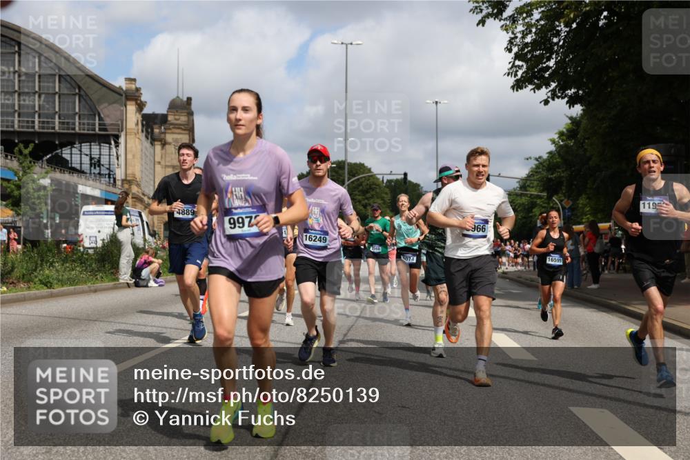29.06.2025 - hella hamburg halbmarathon Yannick Fuchs http://msf.ph/oto/8250139 29.06.2025 10:35:26 20KM 1136, 1677, 1912, 2568, 2797, 2949, 3332, 3618, 4303, 4380, 4634, 4889, 5007, 5014, 5026, 5410, 6429, 6683, 7080, 7284, 7378, 7774, 8074, 8122, 8629, 8966, 9358, 9979, 10783, 10934, 10978, 11062, 11765, 11767, 11959, 12365, 12385, 12895, 13158, 13268, 13457, 14092, 14661, 14820, 15164, 15247, 15493, 15689, 16201, 16249, 16347, 16599, 17620, 17720, 17724, 17834, 17971, 18045, 18049, 18173, 18192, 18399, 18412, 18573 meine-sportfotos.de