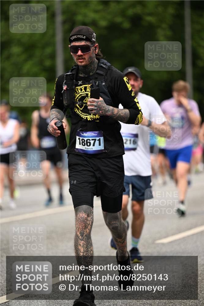29.06.2025 - hella hamburg halbmarathon Dr. Thomas Lammeyer http://msf.ph/oto/8250143 29.06.2025 10:34:52 Kennedybrücke 1059, 1472, 1773, 2097, 2302, 2505, 2569, 3131, 4561, 6556, 6620, 6725, 7071, 7351, 7517, 8792, 9095, 9576, 9830, 9937, 10989, 10996 meine-sportfotos.de