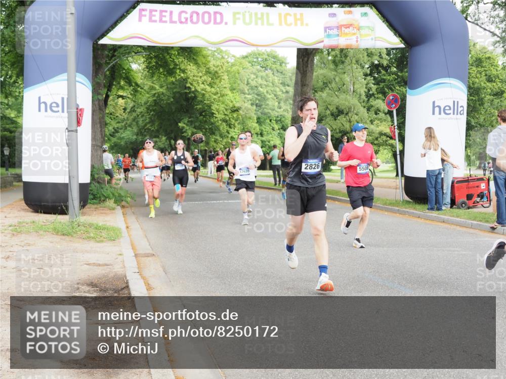 29.06.2025 - hella hamburg halbmarathon MichiJ http://msf.ph/oto/8250172 29.06.2025 10:28:48 Zwischen KM18-KM19 1882, 2750, 2826, 4888, 4889, 5745, 5752, 6149, 6683, 7495, 8346, 8574, 15015, 17245, 17620, 18614 meine-sportfotos.de