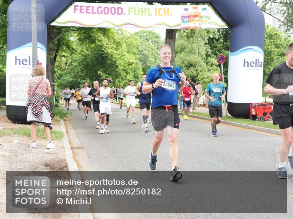 29.06.2025 - hella hamburg halbmarathon MichiJ http://msf.ph/oto/8250182 29.06.2025 10:51:47 Zwischen KM18-KM19 1842, 6714, 9816, 11324, 13221, 13533, 14822, 15797, 15963, 16067, 16605, 17784, 18577 meine-sportfotos.de