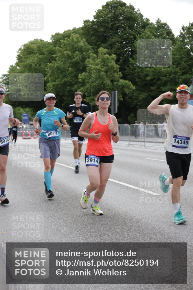 29.06.2025 - hella hamburg halbmarathon Jannik Wohlers http://msf.ph/oto/8250194 29.06.2025 10:30:53 Lombardsbrücke 1292, 1773, 1979, 2414, 2914, 4561, 4817, 5437, 5846, 5943, 6057, 6078, 6195, 6787, 7604, 8050, 8072, 8073, 10111, 11988, 12627, 14349, 15725, 16457, 16978, 17224, 17463, 17509, 17587, 17706, 18390, 18883, 19226 meine-sportfotos.de