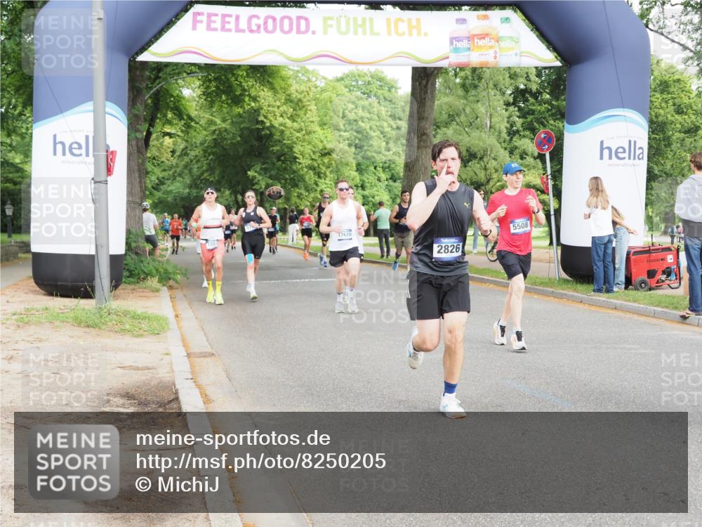 29.06.2025 - hella hamburg halbmarathon MichiJ http://msf.ph/oto/8250205 29.06.2025 10:28:48 Zwischen KM18-KM19 1882, 2750, 2826, 4888, 4889, 5745, 5752, 6149, 6683, 7495, 8346, 8574, 15015, 17245, 17620, 18614 meine-sportfotos.de