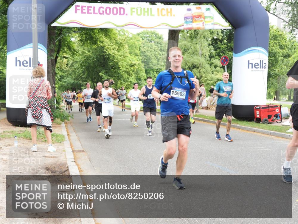 29.06.2025 - hella hamburg halbmarathon MichiJ http://msf.ph/oto/8250206 29.06.2025 10:51:47 Zwischen KM18-KM19 1842, 6714, 9816, 11324, 13221, 13533, 14822, 15797, 15963, 16067, 16605, 17784, 18577 meine-sportfotos.de