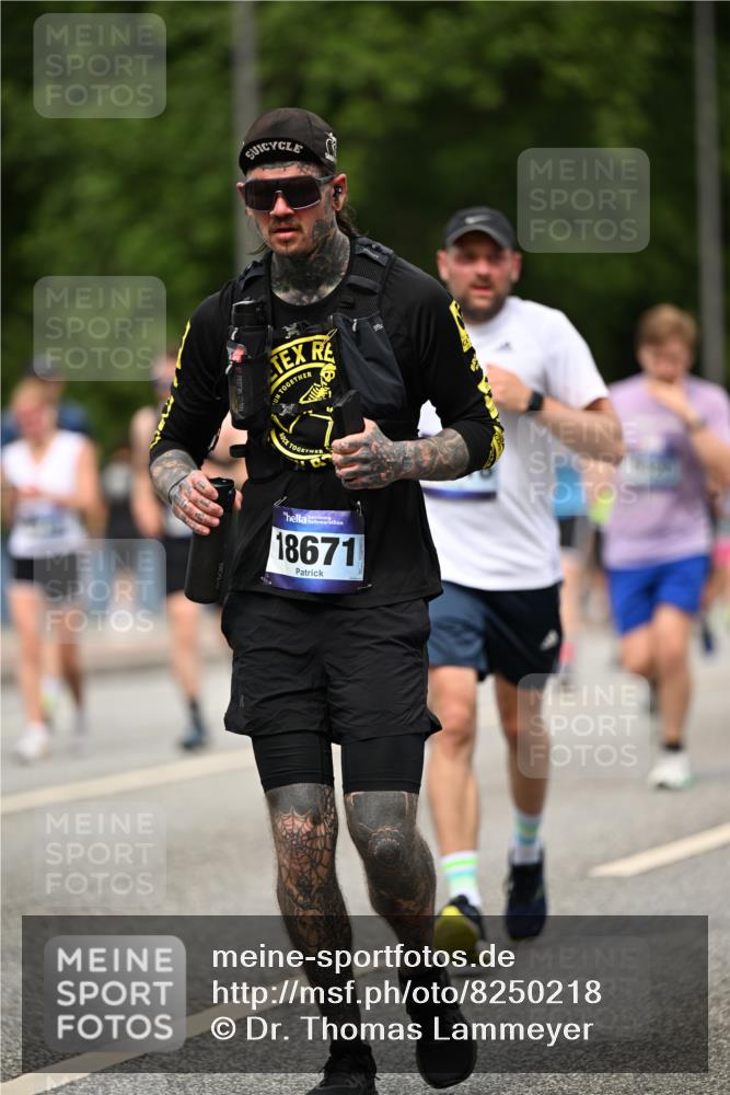 29.06.2025 - hella hamburg halbmarathon Dr. Thomas Lammeyer http://msf.ph/oto/8250218 29.06.2025 10:34:53 Kennedybrücke 1059, 1472, 1773, 2097, 2302, 2505, 2569, 3131, 4561, 6556, 6620, 6725, 7071, 7351, 7517, 8792, 9095, 9576, 9830, 9937, 10989, 10996 meine-sportfotos.de
