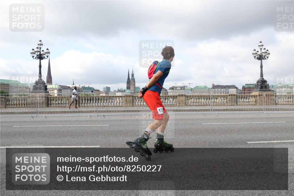 29.06.2025 - hella hamburg halbmarathon Lena Gebhardt http://msf.ph/oto/8250227 29.06.2025 09:02:50 Lombardsbrücke  meine-sportfotos.de