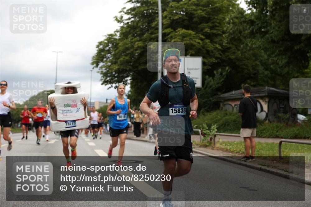 29.06.2025 - hella hamburg halbmarathon Yannick Fuchs http://msf.ph/oto/8250230 29.06.2025 10:47:54 20KM 1030, 1267, 1422, 1442, 1502, 1549, 1870, 2058, 2070, 2354, 2518, 2630, 3096, 3103, 3819, 4299, 5020, 5259, 5638, 6260, 6294, 6374, 6511, 6512, 7274, 7395, 7478, 7973, 8285, 8335, 8394, 9032, 9380, 9791, 9922, 10040, 11068, 11430, 11844, 12321, 12607, 12632, 13033, 13397, 13794, 13803, 13865, 13912, 14026, 14239, 14702, 15146, 15441, 15502, 15838, 15856, 15946, 16780, 17348, 17482, 18143, 18308, 18418, 18450, 18514, 18612, 19067 meine-sportfotos.de
