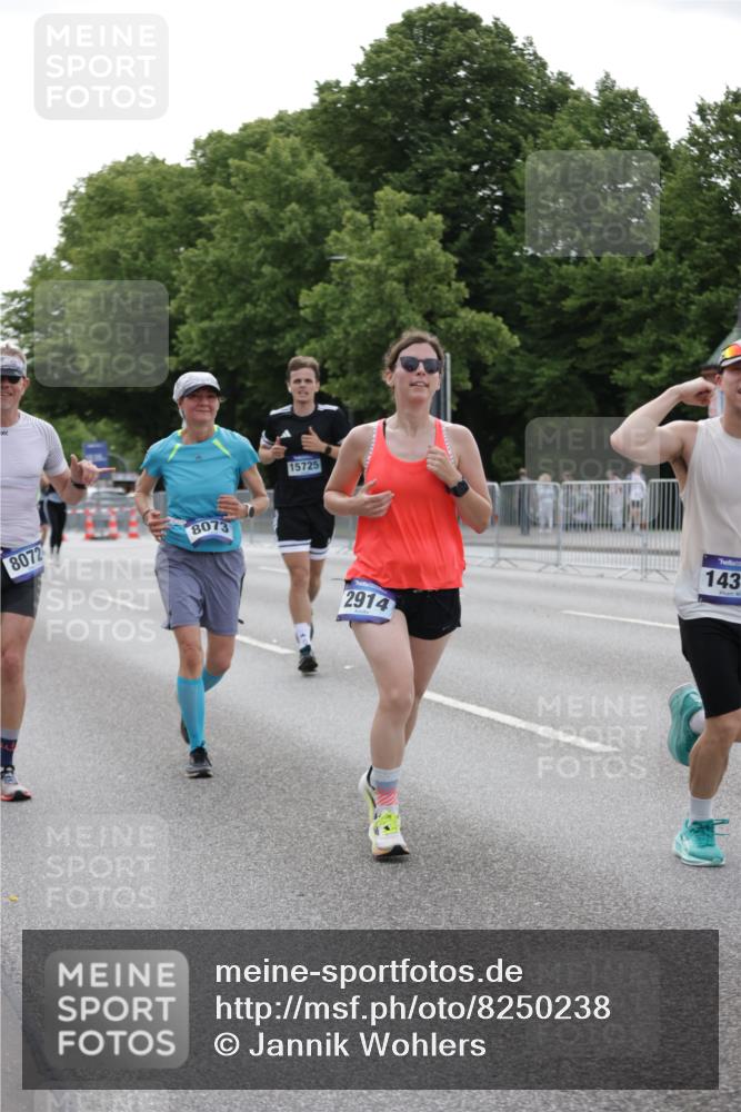 29.06.2025 - hella hamburg halbmarathon Jannik Wohlers http://msf.ph/oto/8250238 29.06.2025 10:30:53 Lombardsbrücke 1292, 1773, 1979, 2414, 2914, 4561, 4817, 5437, 5846, 5943, 6057, 6078, 6195, 6787, 7604, 8050, 8072, 8073, 10111, 11988, 12627, 14349, 15725, 16457, 16978, 17224, 17463, 17509, 17587, 17706, 18390, 18883, 19226 meine-sportfotos.de