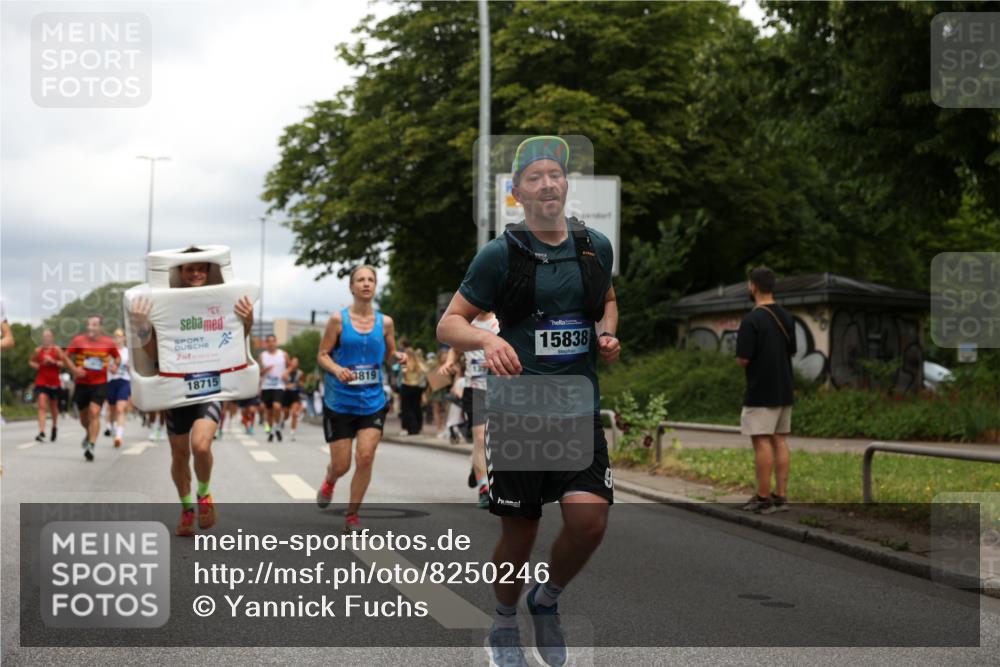 29.06.2025 - hella hamburg halbmarathon Yannick Fuchs http://msf.ph/oto/8250246 29.06.2025 10:47:54 20KM 1030, 1267, 1422, 1442, 1502, 1549, 1870, 2058, 2070, 2354, 2518, 2630, 3096, 3103, 3819, 4299, 5020, 5259, 5638, 6260, 6294, 6374, 6511, 6512, 7274, 7395, 7478, 7973, 8285, 8335, 8394, 9032, 9380, 9791, 9922, 10040, 11068, 11430, 11844, 12321, 12607, 12632, 13033, 13397, 13794, 13803, 13865, 13912, 14026, 14239, 14702, 15146, 15441, 15502, 15838, 15856, 15946, 16780, 17348, 17482, 18143, 18308, 18418, 18450, 18514, 18612, 19067 meine-sportfotos.de