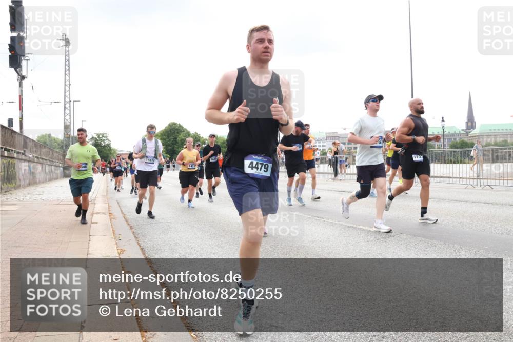 29.06.2025 - hella hamburg halbmarathon Lena Gebhardt http://msf.ph/oto/8250255 29.06.2025 10:34:08 Lombardsbrücke 1189, 1275, 1417, 1672, 1705, 1787, 1896, 2265, 2412, 2464, 2482, 2496, 2510, 2511, 2526, 2801, 2933, 3145, 3170, 3264, 3340, 3345, 3560, 3829, 3848, 4433, 4479, 4696, 4807, 4824, 4826, 4942, 5096, 5141, 5557, 5561, 5566, 5569, 5584, 5609, 5691, 5821, 5822, 5887, 6105, 6364, 6515, 6516, 6574, 6854, 6956, 7027, 7324, 7329, 7565, 8202, 8277, 8349, 8375, 8377, 8383, 8401, 8965, 9094, 9875, 9995, 10007, 10071, 10360, 10561, 10564, 11872, 13957, 16919, 17230 meine-sportfotos.de