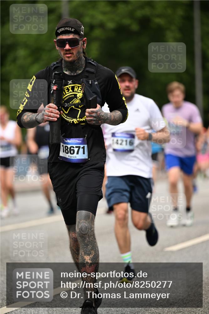 29.06.2025 - hella hamburg halbmarathon Dr. Thomas Lammeyer http://msf.ph/oto/8250277 29.06.2025 10:34:53 Kennedybrücke 1059, 1472, 1773, 2097, 2302, 2505, 2569, 3131, 4561, 6556, 6620, 6725, 7071, 7351, 7517, 8792, 9095, 9576, 9830, 9937, 10989, 10996 meine-sportfotos.de
